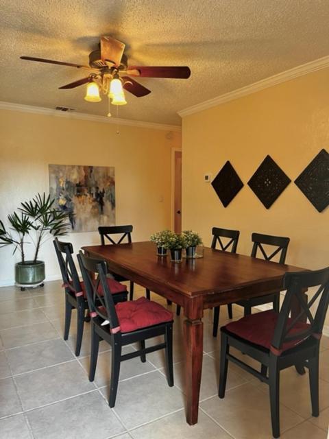 House Close To Downtown, Airport, Raymond James Stadium, And Many More Places Tampa Zewnętrze zdjęcie